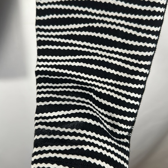 Nike Dri-Fit Black & Grey Striped Athletic Leggings - Picture 5 of 8